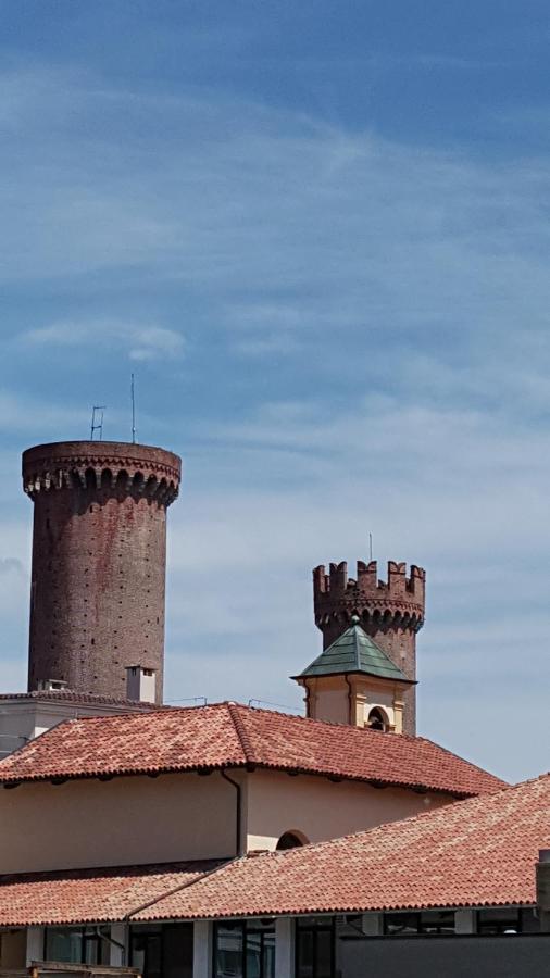 Torres Rojas Apartment Ivrea Exterior photo